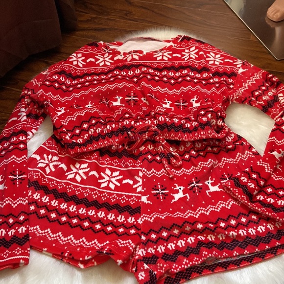 Absolutely cozy cabin shortie pjs in size M - Picture 13 of 14